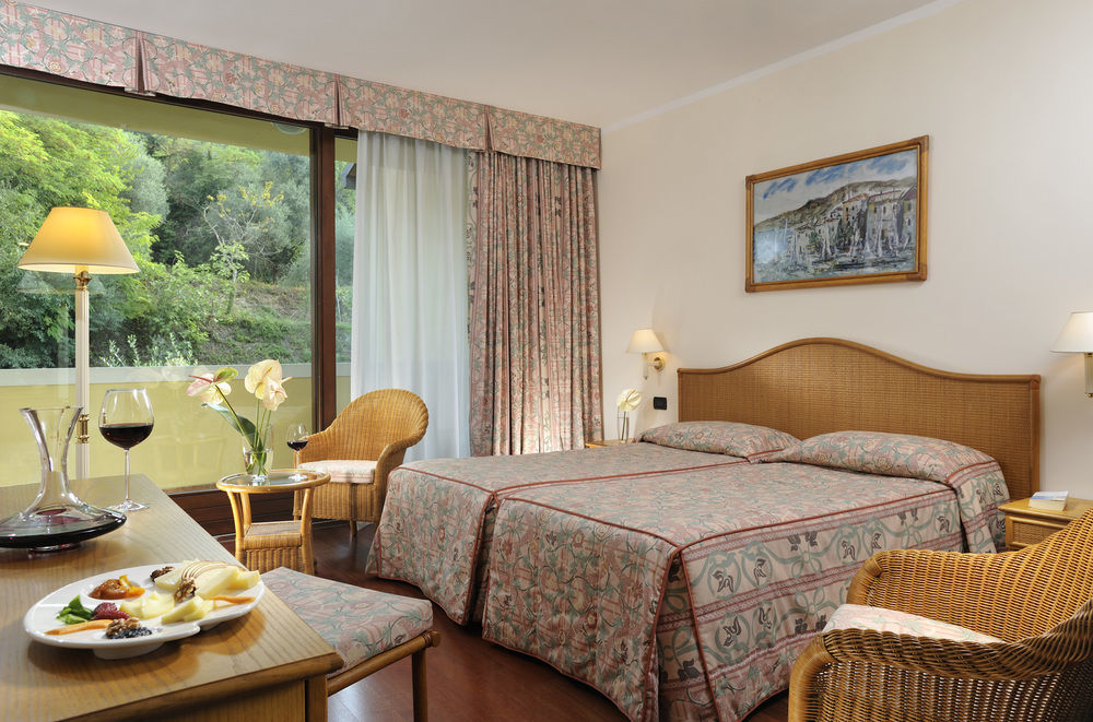 Poiano Garda Resort Hotel Costermano Rum bild